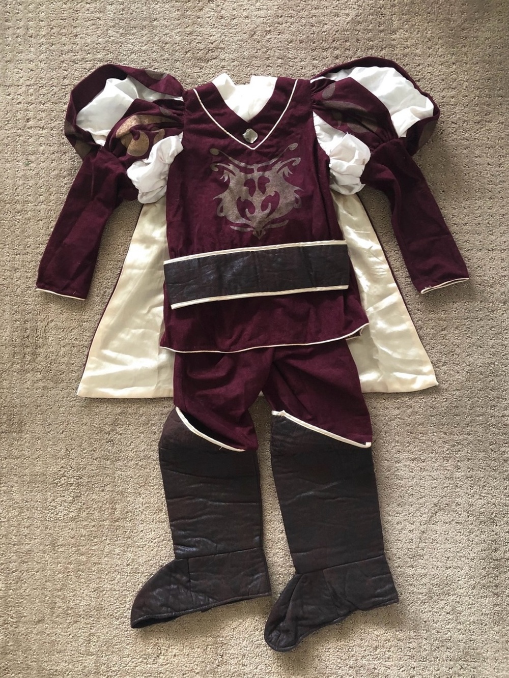 RARE!! DISNEY! PRINCE EDWARD COSTUME ENCHANTED! QUALITY! Halloween! Renaissance!